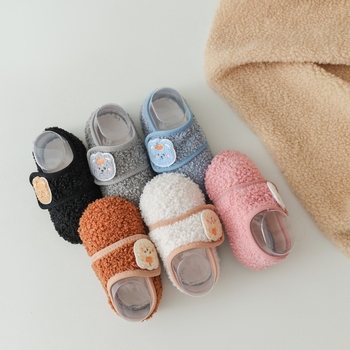 Dječje podne čarape, debele i tople, protuklizne s Velcro zatvaračem, uzorak karikatura, poliester vlakno (85% poliester).