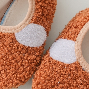 Dječje podne čarape, debele i tople, protuklizne s Velcro zatvaračem, uzorak karikatura, poliester vlakno (85% poliester).