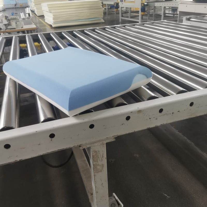 Memorinių putų pagalvė, stačiakampio formos, svoris 0.55-1.0 kg, poliesterio pluošto užvalkalas, atminties putų branduolys