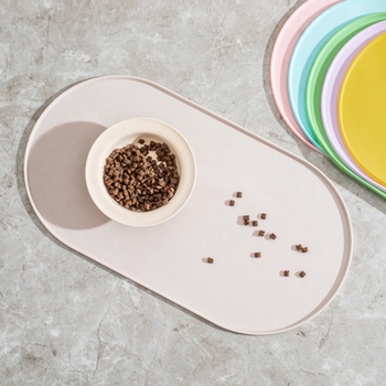 Mačacia silikónová podložka na jedlo — nepremokavá, proti únikom, protišmyková, oválny tvar