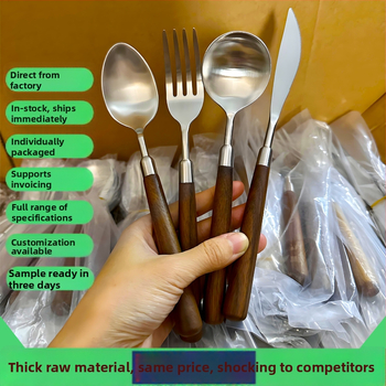 Sada príborov z 304 nerezovej ocele s orechovou rukoväťou — nôž, vidlica a lyžica pre domáce použitie (retro štýl s ľahkým luxusom)