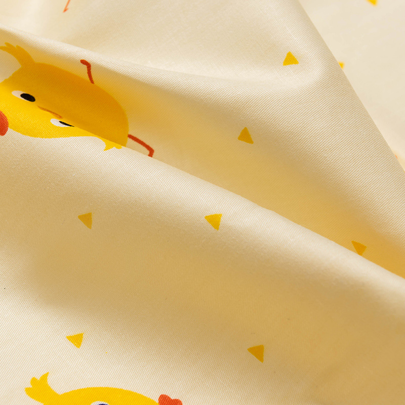 Țesătură de bumbac twill imprimat cu personaje de desene animate pentru lenjerie de pat pentru copii — 100% bumbac, lățime 160 cm, 110 g/m², fire 40×40, densitate 133×72