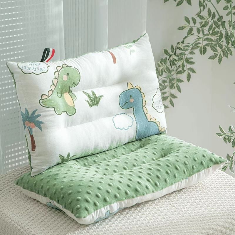 Kūdikio ir vaikų stačiakampė pagalvė su poliesterio pluošto įdaru, aukštis 1–5 cm, svoris iki 0,5 kg, skirta vaikams nuo 1 iki 6 metų