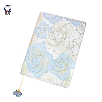 Copertă de carte din pânză, lucrată manual, pentru caiet, cu țesătură brocart cu motiv de păpădie; Marcă: Other; Material: Other; Import: Nu; Mărci private licențiate: Da; Potrivit pentru cadouri de afaceri.