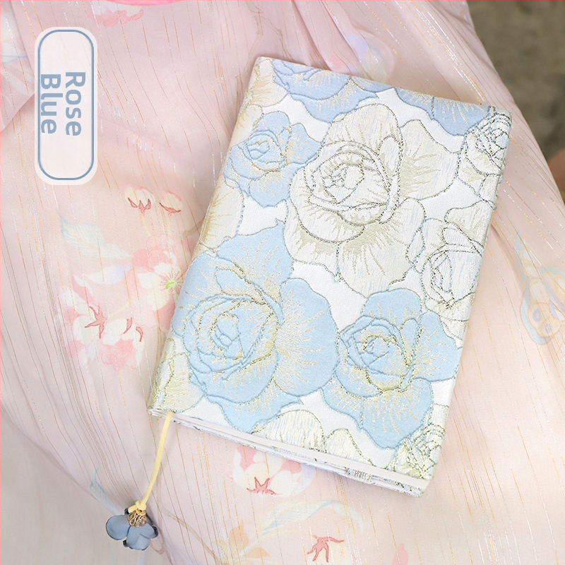 Copertă de carte din pânză, lucrată manual, pentru caiet, cu țesătură brocart cu motiv de păpădie; Marcă: Other; Material: Other; Import: Nu; Mărci private licențiate: Da; Potrivit pentru cadouri de afaceri.