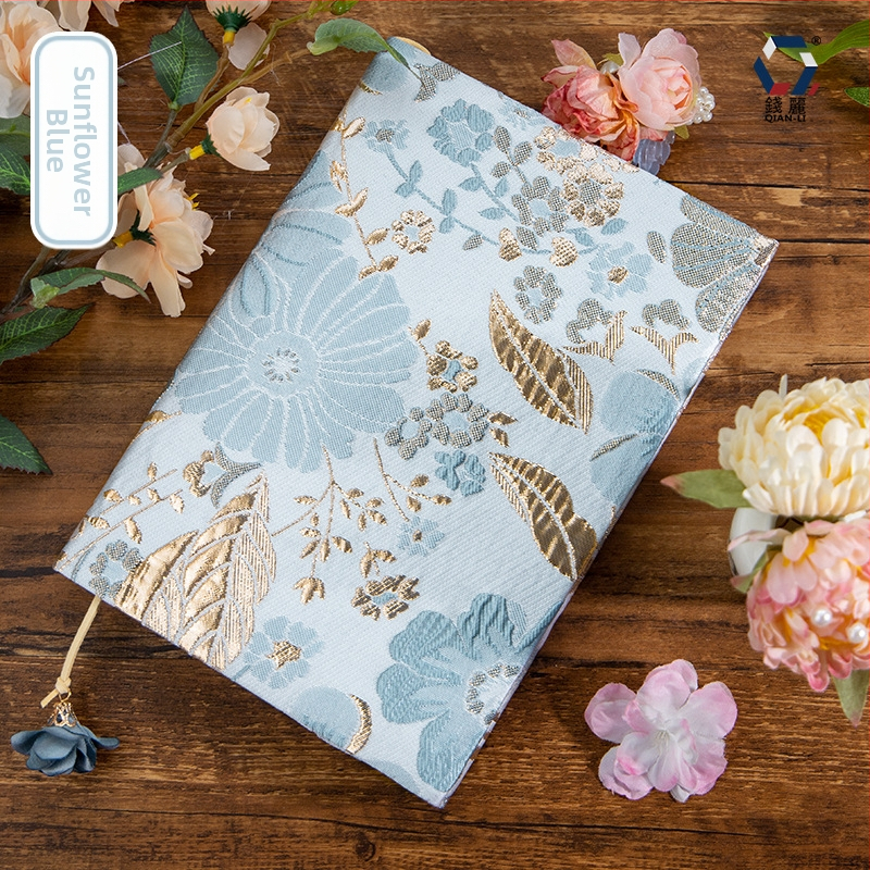 Copertă de carte din pânză, lucrată manual, pentru caiet, cu țesătură brocart cu motiv de păpădie; Marcă: Other; Material: Other; Import: Nu; Mărci private licențiate: Da; Potrivit pentru cadouri de afaceri.