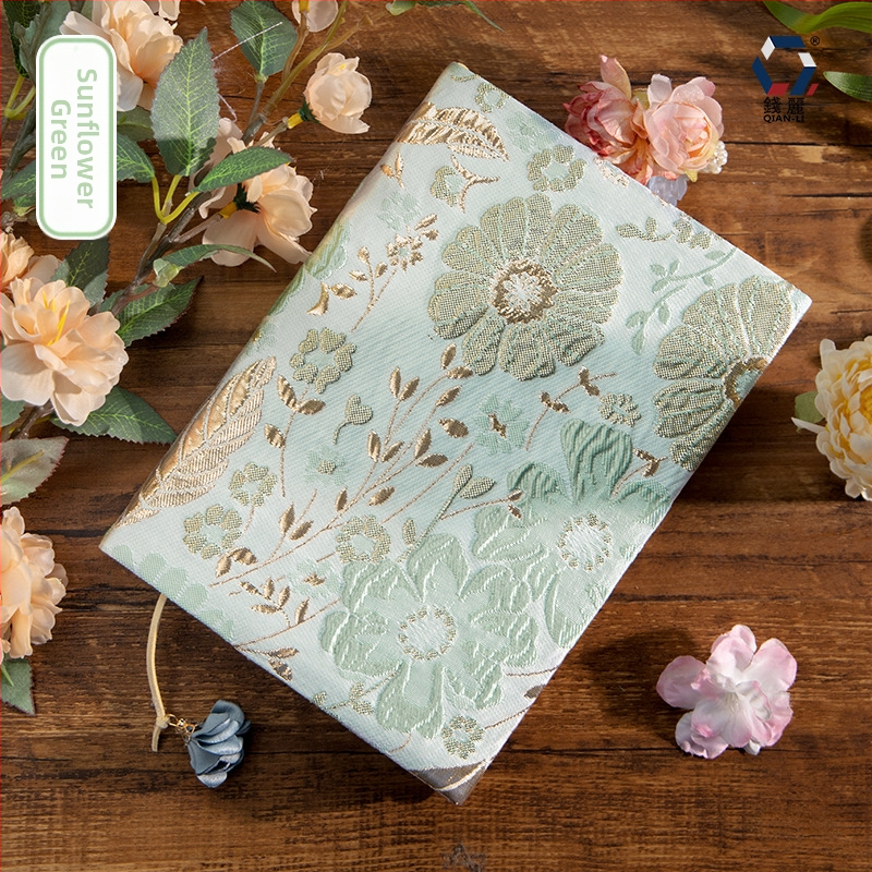 Copertă de carte din pânză, lucrată manual, pentru caiet, cu țesătură brocart cu motiv de păpădie; Marcă: Other; Material: Other; Import: Nu; Mărci private licențiate: Da; Potrivit pentru cadouri de afaceri.