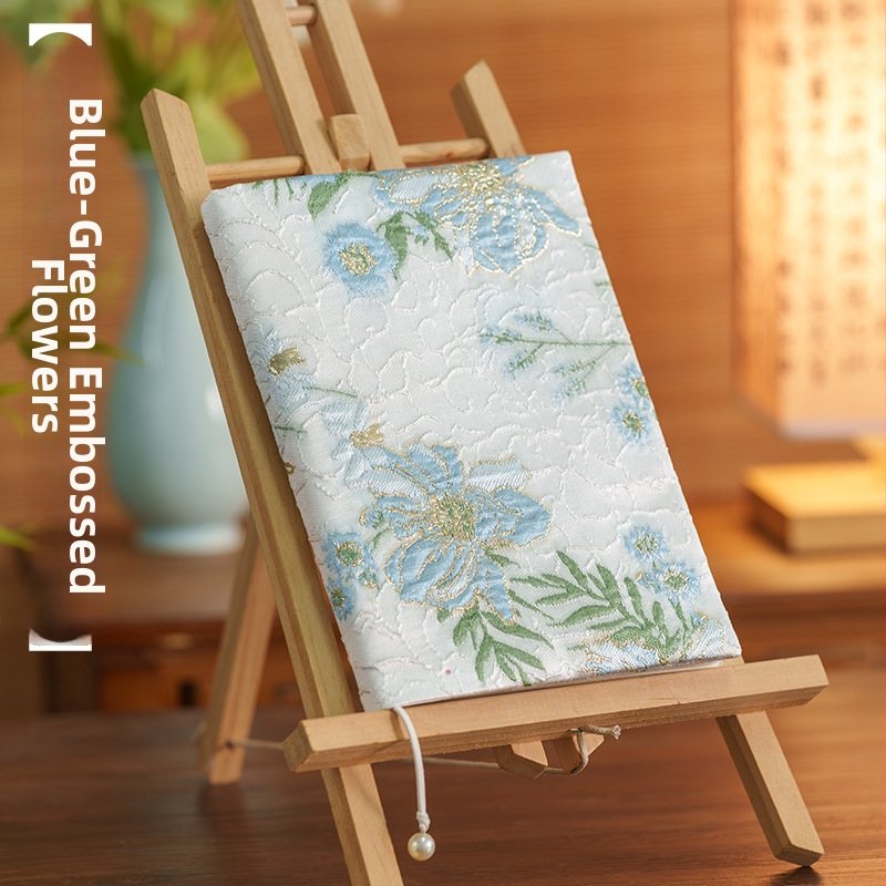 Copertă de carte din pânză, lucrată manual, pentru caiet, cu țesătură brocart cu motiv de păpădie; Marcă: Other; Material: Other; Import: Nu; Mărci private licențiate: Da; Potrivit pentru cadouri de afaceri.