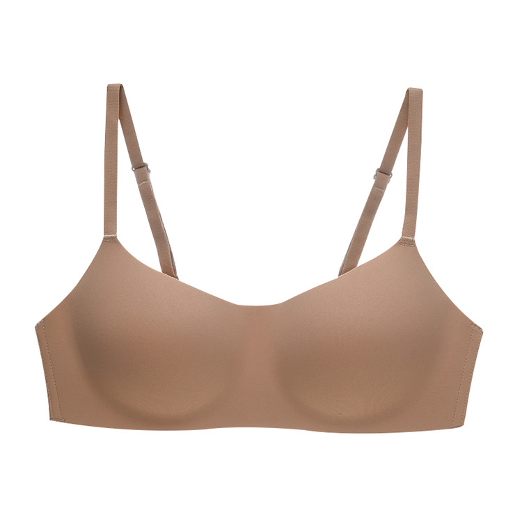 Be siūlių bevielė liemenėlė su 3/4 kupolais, molduoti kupolai iš nailono, pagrindinis audinys nailonas-elastanas, fiksuotos dvigubos pečių juostos ir dvigubas nugaros užsegimas