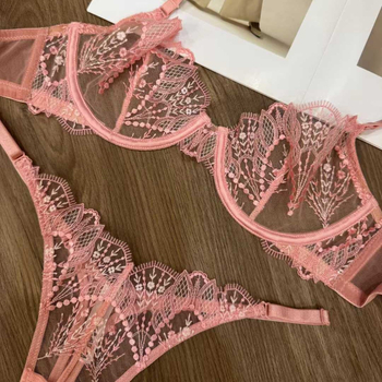 Nailono liemenėlių komplektas su ultratyniais formuoti košyčiais, 3/4 kaušai, fiksuotos petnešos, nugaros uždarymas su dviguba eilės sagtimi, pamušalas 100% spandekso