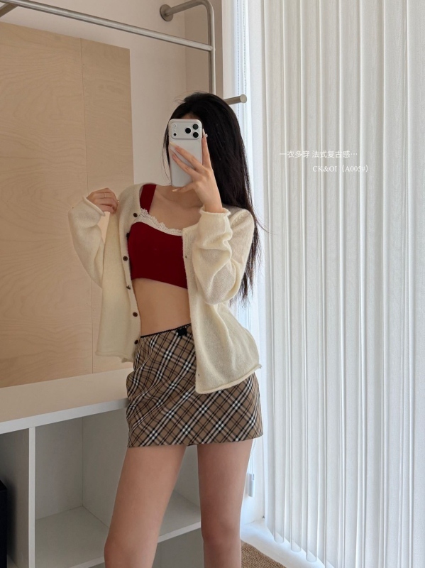 A005 Liemenėlė – Prancūziško stiliaus, nėrinių puodeliai, pilno puodelio, push-up, nailonas 80–90%, pamušalas poliesteris, žiemos sezonas