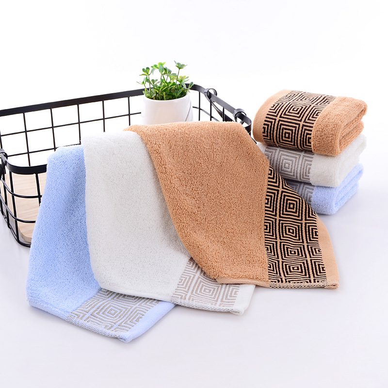 Medvilninis kvadratinis rankšluostis, 32S siūlai, Jacquard audinys, 0-5 s absorbcija, logotipo spausdinimas galimas