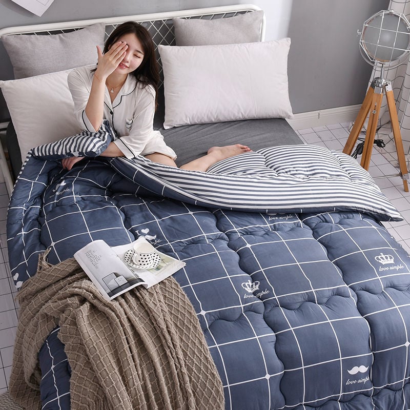 Antklodė su Silk Cotton užpildais, sintetinių pluoštų audinys, 1.5 kg, pavasaris-ruduo, siūta ir siuvama