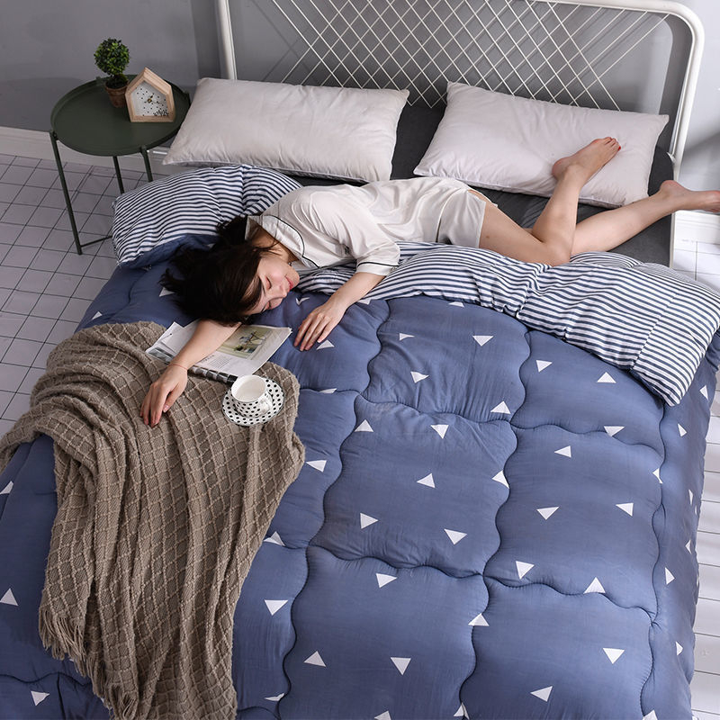 Antklodė su Silk Cotton užpildais, sintetinių pluoštų audinys, 1.5 kg, pavasaris-ruduo, siūta ir siuvama