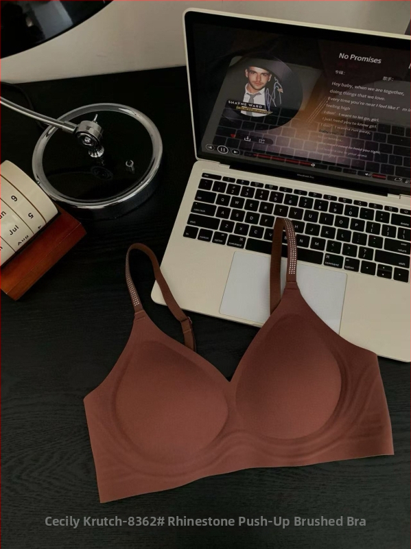 Push-Up liemenėlė su krištolais, 3/4 puodelio, ploni formuoti puodeliai, be metalo žiedo, fiksuotos petnešėlės, nugarinis užsegimas su 3 eilučių kabliukų