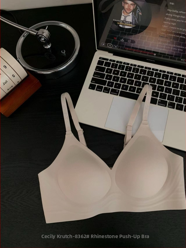 Push-Up liemenėlė su krištolais, 3/4 puodelio, ploni formuoti puodeliai, be metalo žiedo, fiksuotos petnešėlės, nugarinis užsegimas su 3 eilučių kabliukų