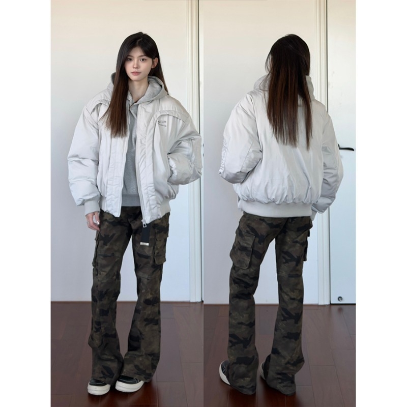 Jeanși bărbați în camuflaj, cu buzunare multiple, croială dreaptă cu ușoară evazare, fermoar frontal, denim din bumbac