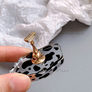 Маникюр тренировъчна държачна база с форма на сърце‑крава, сплав и електролитно покритие, цветова палитра за снимки