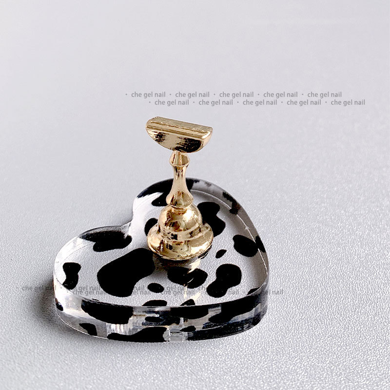 Маникюр тренировъчна държачна база с форма на сърце‑крава, сплав и електролитно покритие, цветова палитра за снимки