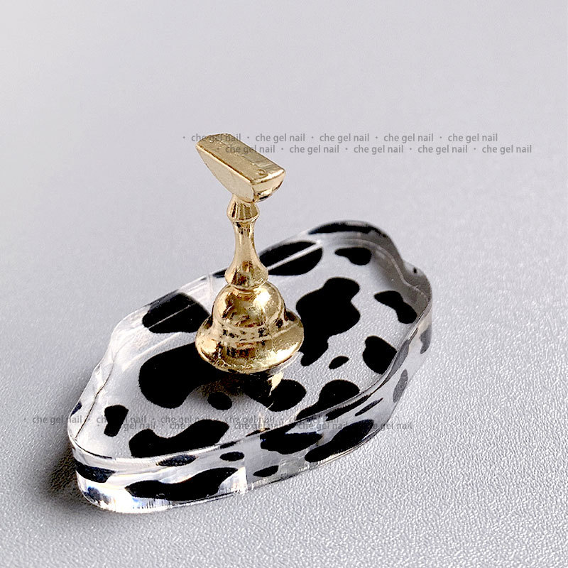 Маникюр тренировъчна държачна база с форма на сърце‑крава, сплав и електролитно покритие, цветова палитра за снимки