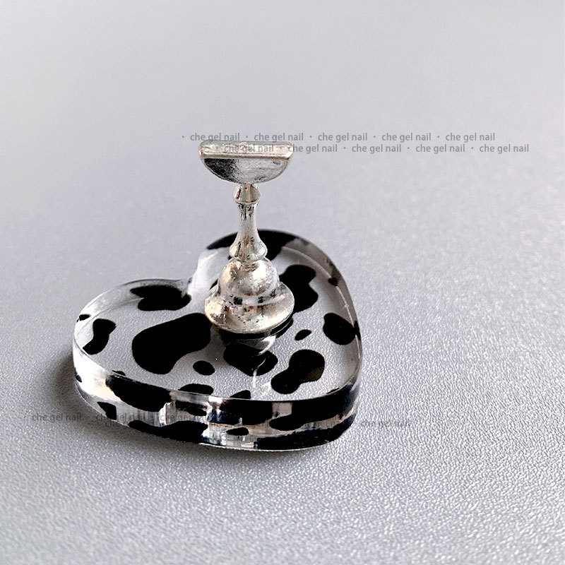 Маникюр тренировъчна държачна база с форма на сърце‑крава, сплав и електролитно покритие, цветова палитра за снимки