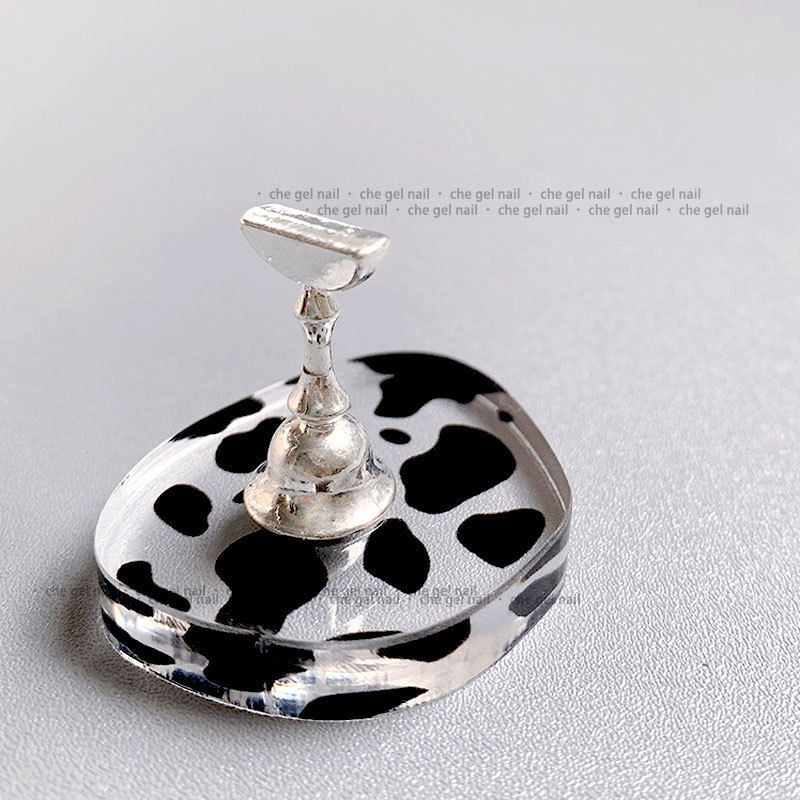 Маникюр тренировъчна държачна база с форма на сърце‑крава, сплав и електролитно покритие, цветова палитра за снимки