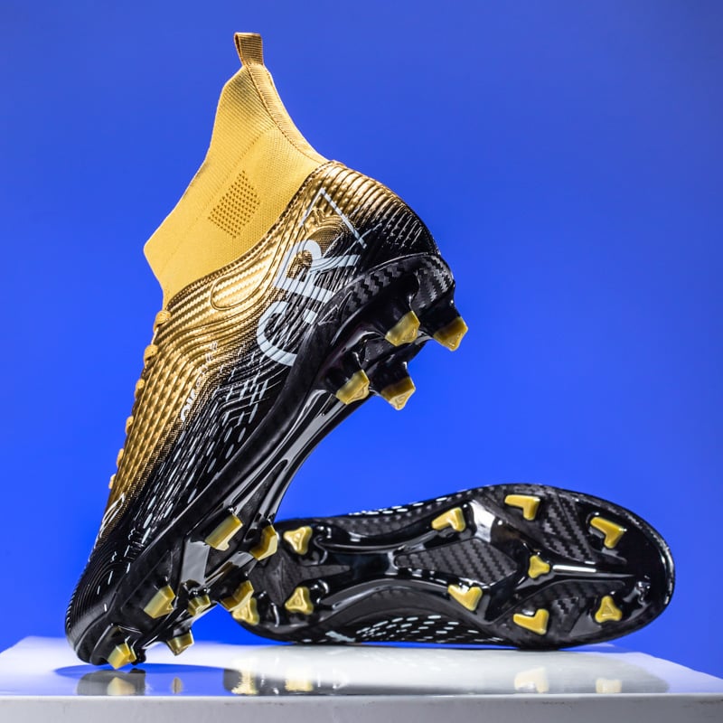 Futbolo bateliai su aukštu viršumi, ilgomis smeigėmis, viršutė iš sintetinės odos, neslystanti guma padas, tinka natūraliai ir dirbtinei žolei