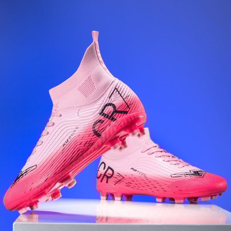 Futbolo bateliai su aukštu viršumi, ilgomis smeigėmis, viršutė iš sintetinės odos, neslystanti guma padas, tinka natūraliai ir dirbtinei žolei