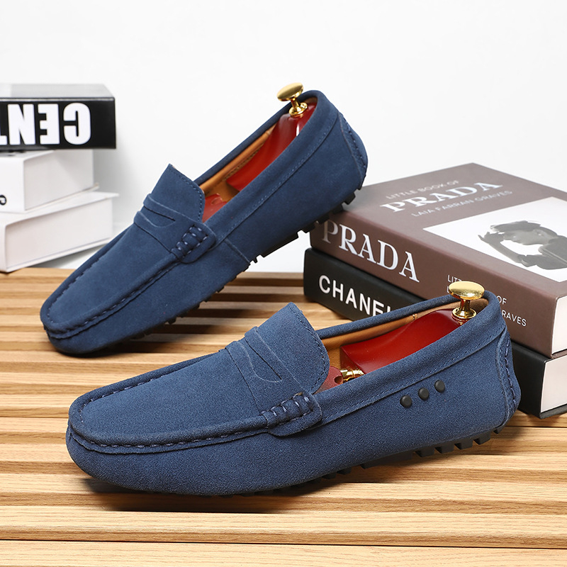 Pantofi sport bărbați slip-on, cu partea superioară din velur de vițel, talpă din cauciuc, vârf pătrat, finisaj embosat, rezistenți la uzură