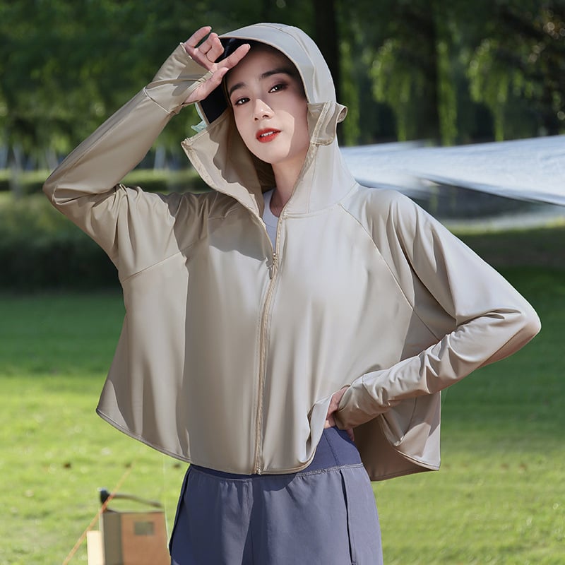Ženska ljetna jakna za zaštitu od sunca, model 2026., kapuljača, lagana vjetrovka za vožnju bicikla s UPF50+, Ice Silk materijal