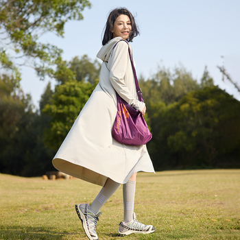 Ženska duga UV-zaštitna jakna, prozračna, brzo se suši, s kapuljačom, tkanina 88% najlon / 12% elastan