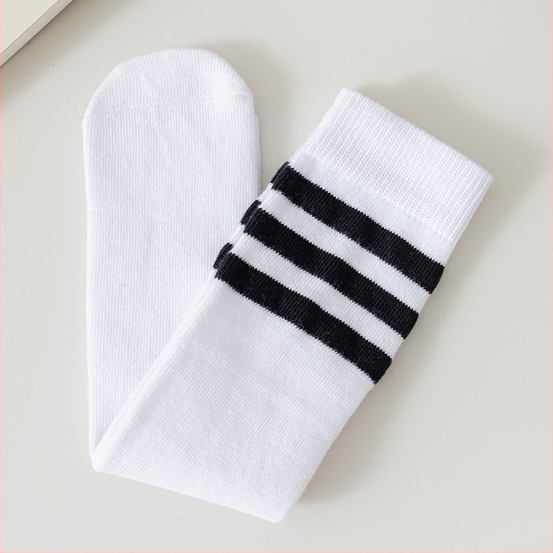 Nubi elf gyerek hosszú cső zokni – csíkos és egyszínű mintával, 80% pamut, közepes vastagság, nedvszívó