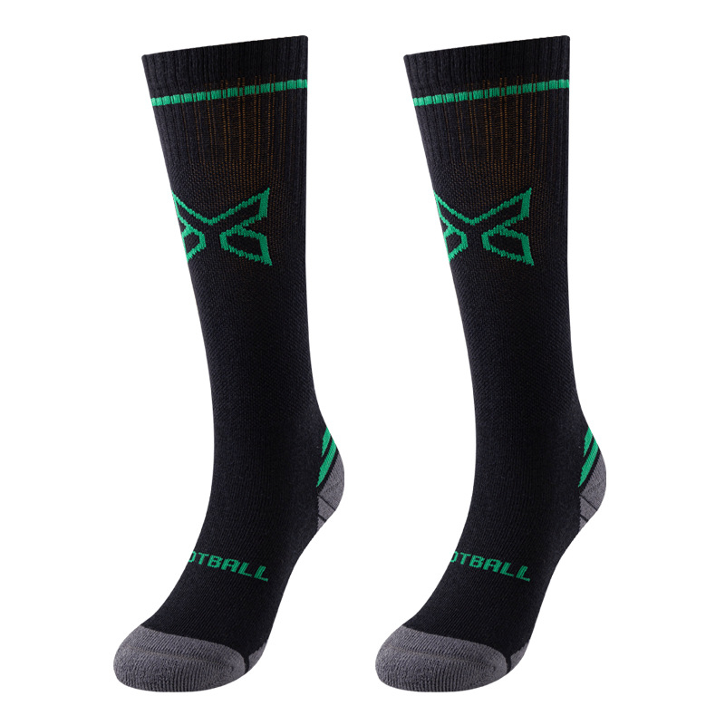 Dječje sportske čarape za nogomet s frotiranim dnom, protuklizna podloga, prozračne i upijaju znoj, duga cijevna konstrukcija, uzorak s slovima