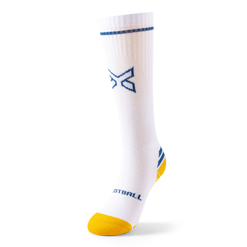 Gyermekek futball zoknijai sportzokni, törlő aljú, csúszásmentes felszín, légáteresztő és izzadságot felszívó, hosszú cső alakú, betűs mintázat