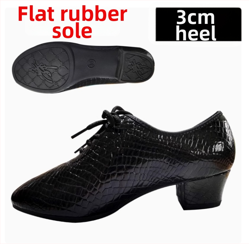 Moterų šokių bateliai - minkštas padas treniruotėms, kvėpuojantys ir lengvi; skirti latino, baletui ir šiuolaikiniam šokiui; viršus: sintetinė oda; pada: guma