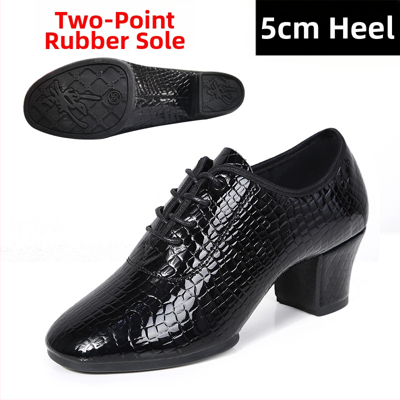 Moterų šokių bateliai - minkštas padas treniruotėms, kvėpuojantys ir lengvi; skirti latino, baletui ir šiuolaikiniam šokiui; viršus: sintetinė oda; pada: guma