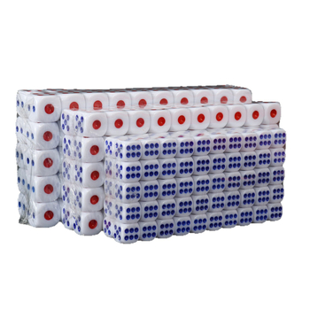 Akrilo kauliukai su apvalintais kampais šachmatų ir kortų žaidimams – atsparūs dėvėjimui ir neblėstantys