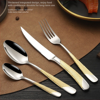 Platinum 304 nerūdijančio plieno stalo įrankių rinkinys vakarietiški patiekalai: peilis, šakutė ir šaukštas, veidrodinis poliravimas, lengvas prabangos retro stilius, pritaikymas galimas