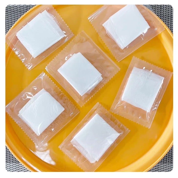 Egyszer használatos műanyag kesztyűk, átlátszóak, porállóak, 2 db csomagban