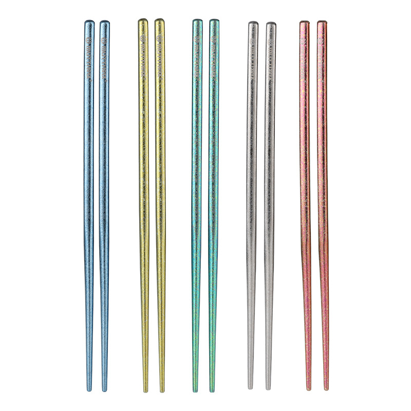 MUTTI Set titanijevog legura za kampiranje – štipaljke za jelo s protivkliznim poklon kutijom – za kuću i vanjsku upotrebu, ogledno poliran