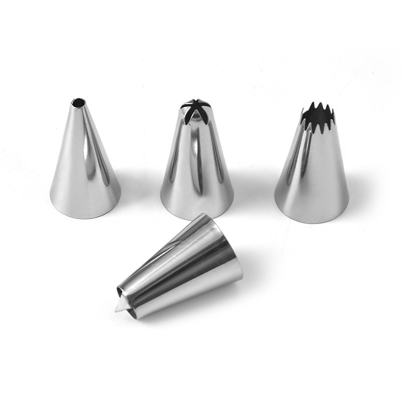 Dekorēšanas maisiņu komplekts ar uzgalīšiem – kastītē iepakots, cepšanai paredzēti dekorēšanas rīki, materiāli: PE un nerūsējošais tērauds, izlaišanas termiņš vasarā 2024.