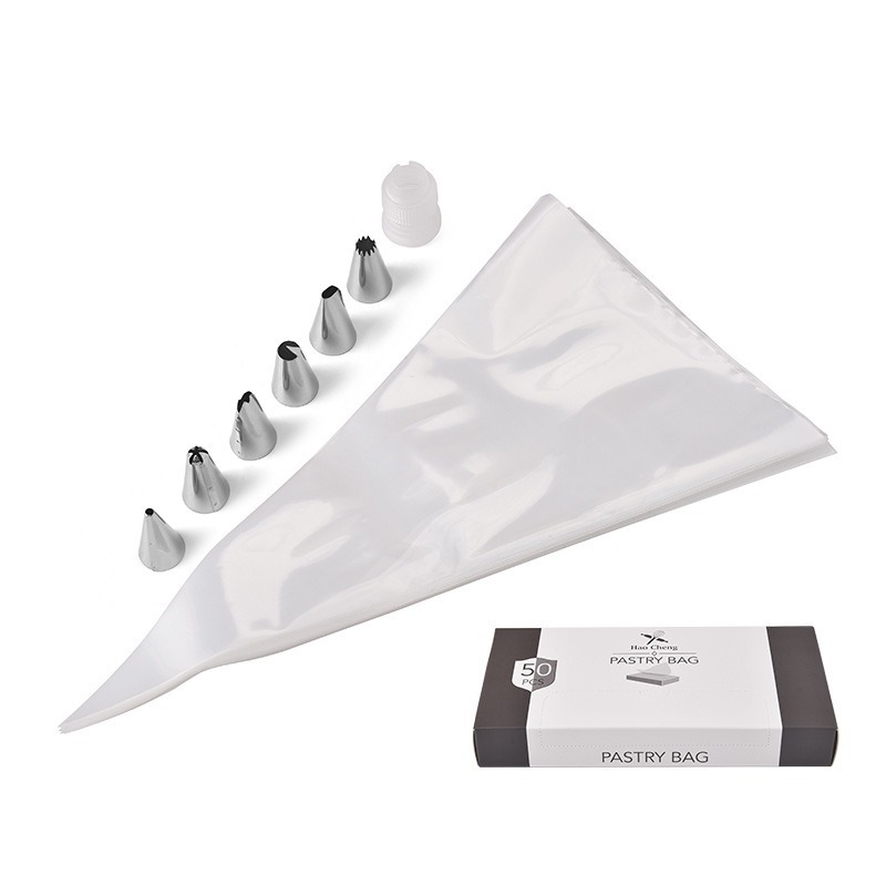 Dekorēšanas maisiņu komplekts ar uzgalīšiem – kastītē iepakots, cepšanai paredzēti dekorēšanas rīki, materiāli: PE un nerūsējošais tērauds, izlaišanas termiņš vasarā 2024.