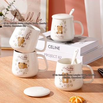 Keraminis puodelis su dangteliu ir šaukšteliu, cilindrinės formos, namų naudojimui