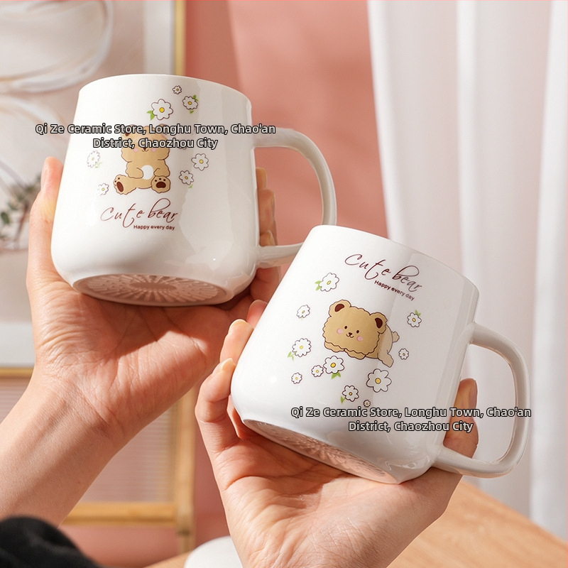 Keraminis puodelis su dangteliu ir šaukšteliu, cilindrinės formos, namų naudojimui