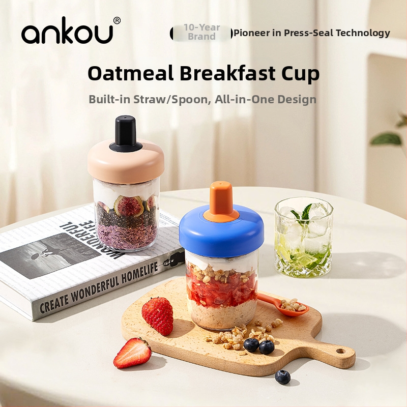 Avižinių dribsnių puodelis su dangteliu ir šaukšteliu; sandarus, nepralaidus; medžiaga: soda-lime stiklas; talpa 400 ml; svoris 335 g