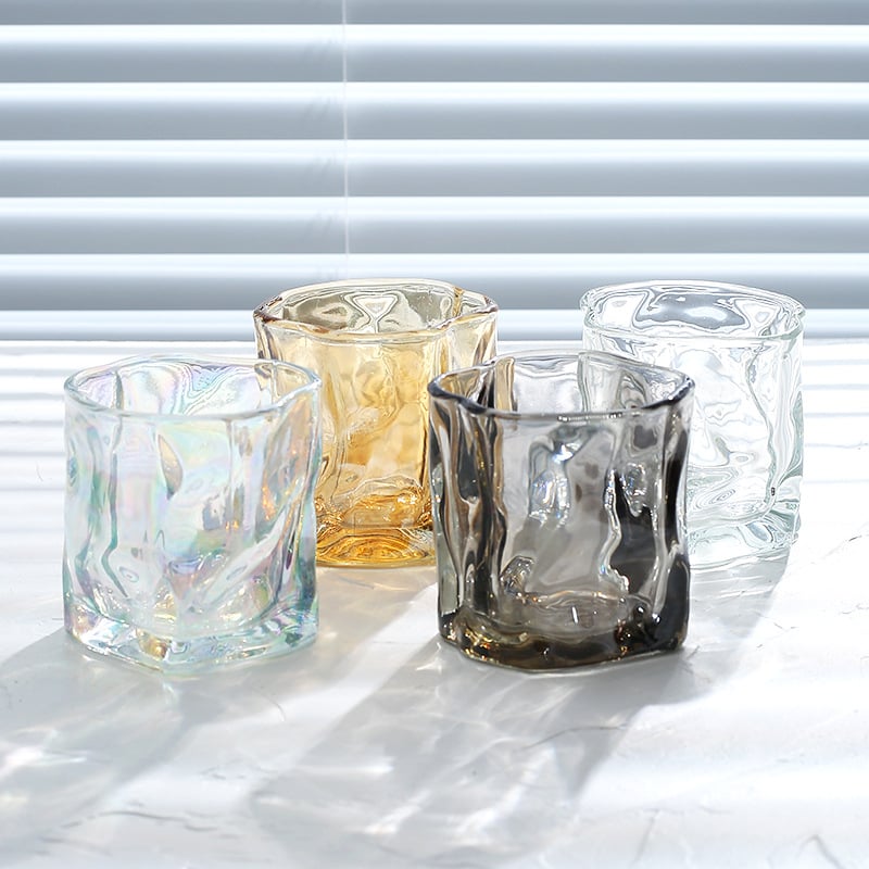 Kavos puodelis, aukštos borosilikatinio stiklo, nestandartinės formos, vienos sienos konstrukcija, be rankenos, tinkamas barui