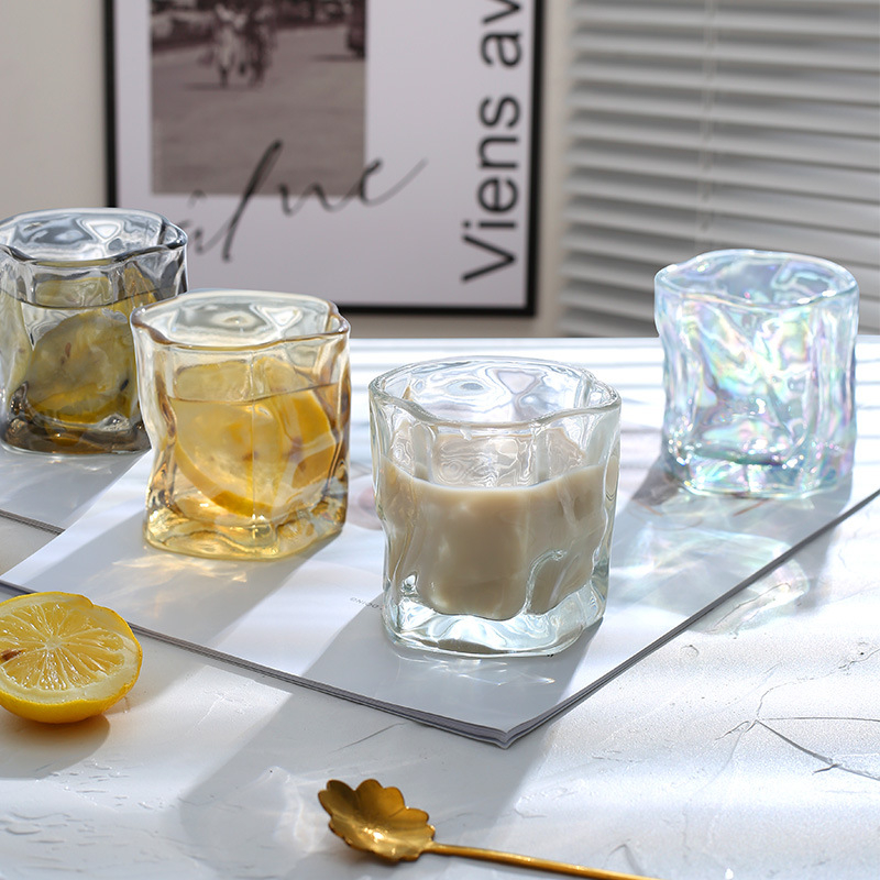 Kavos puodelis, aukštos borosilikatinio stiklo, nestandartinės formos, vienos sienos konstrukcija, be rankenos, tinkamas barui