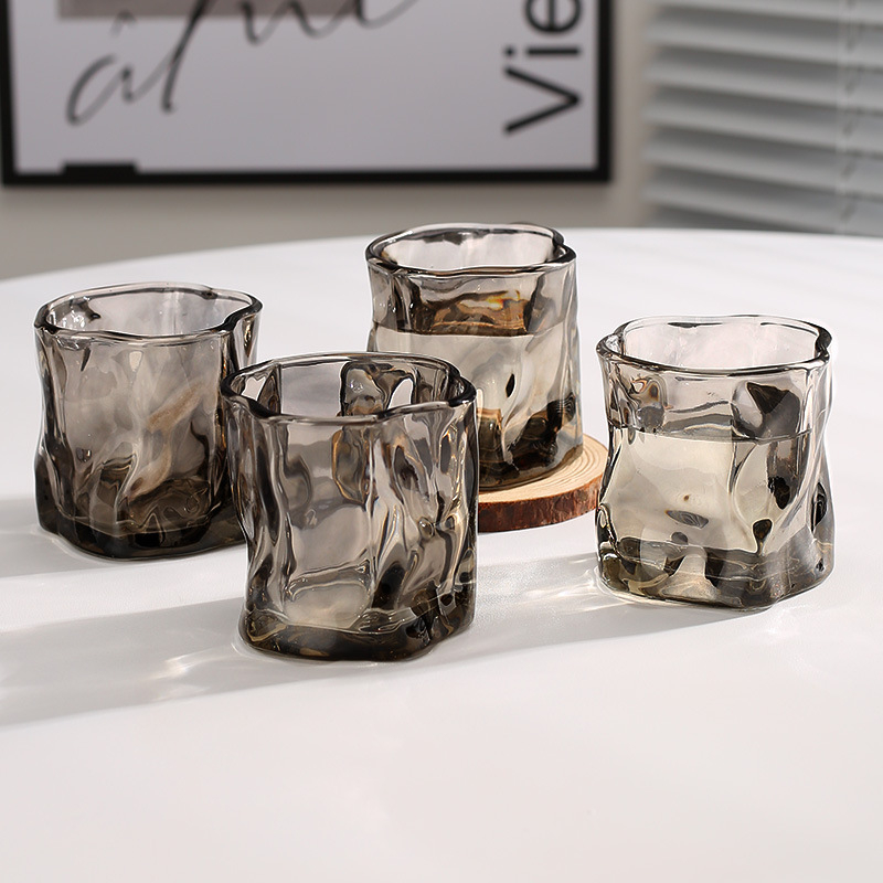 Kavos puodelis, aukštos borosilikatinio stiklo, nestandartinės formos, vienos sienos konstrukcija, be rankenos, tinkamas barui