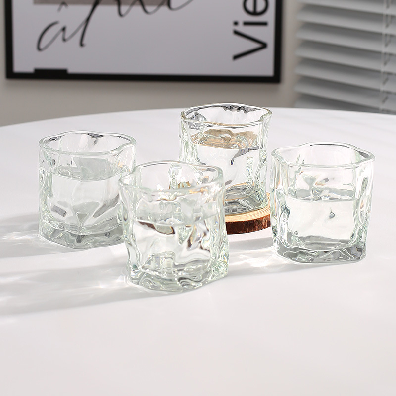 Kavos puodelis, aukštos borosilikatinio stiklo, nestandartinės formos, vienos sienos konstrukcija, be rankenos, tinkamas barui