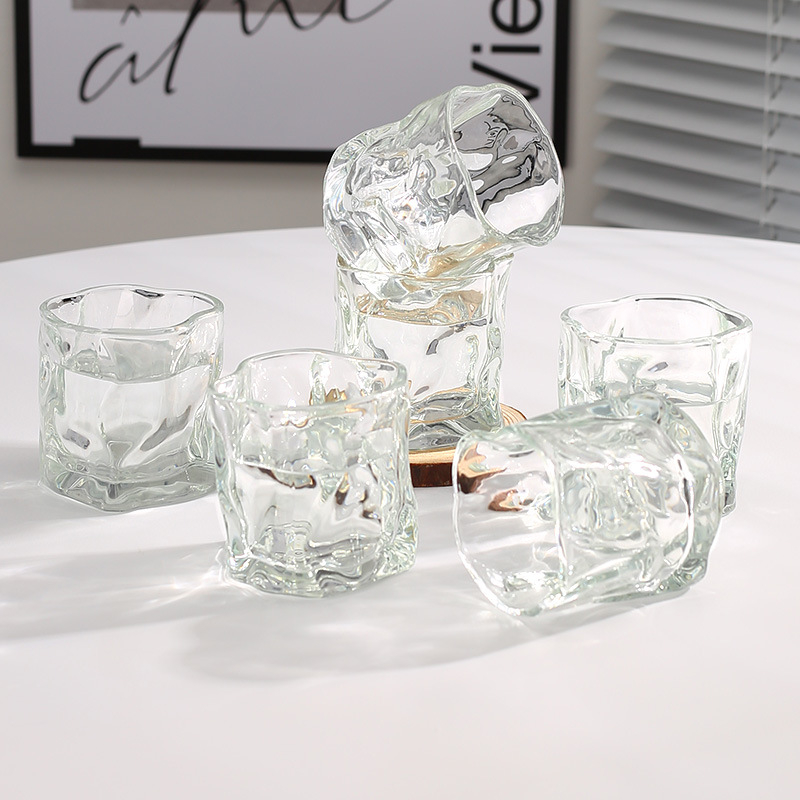 Kavos puodelis, aukštos borosilikatinio stiklo, nestandartinės formos, vienos sienos konstrukcija, be rankenos, tinkamas barui